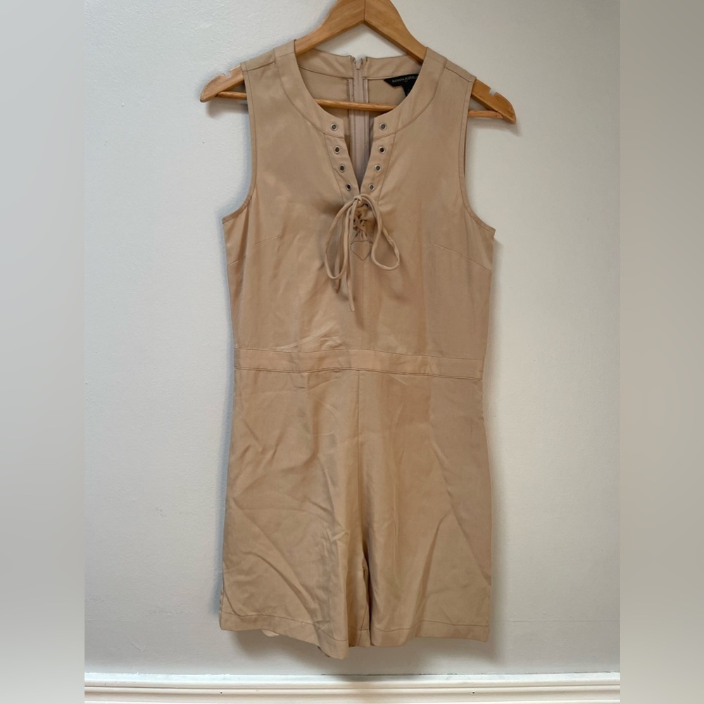 Banana Republic Sleeveless Tan Lace Up Romper size 2